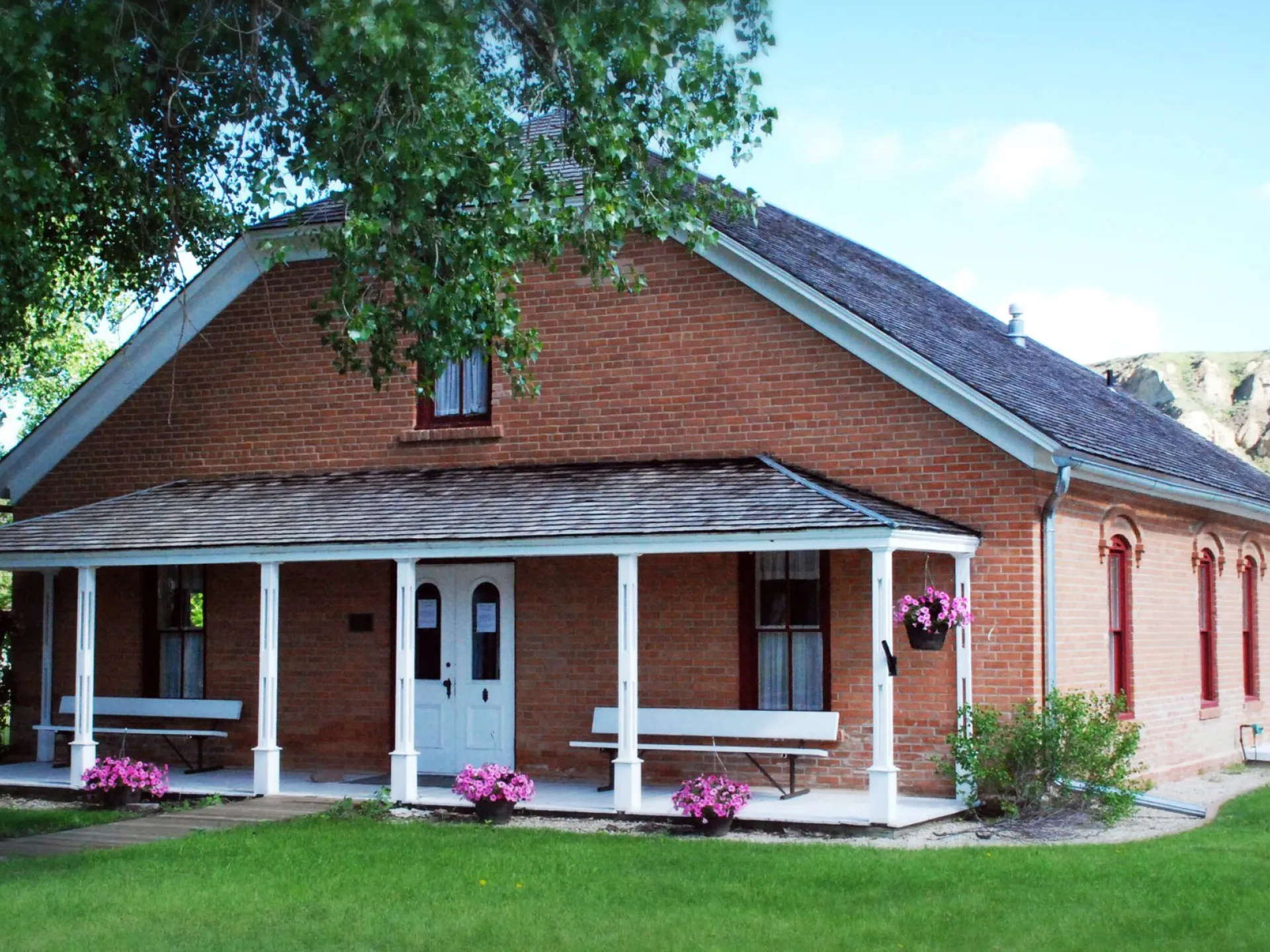Front of the Von Hoffman House with flower boxes