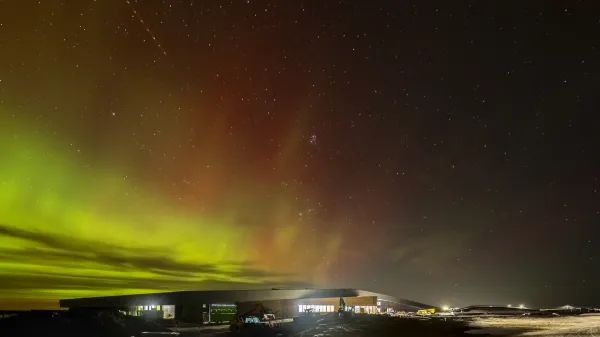 Northern lights at the TRPL during construciton
