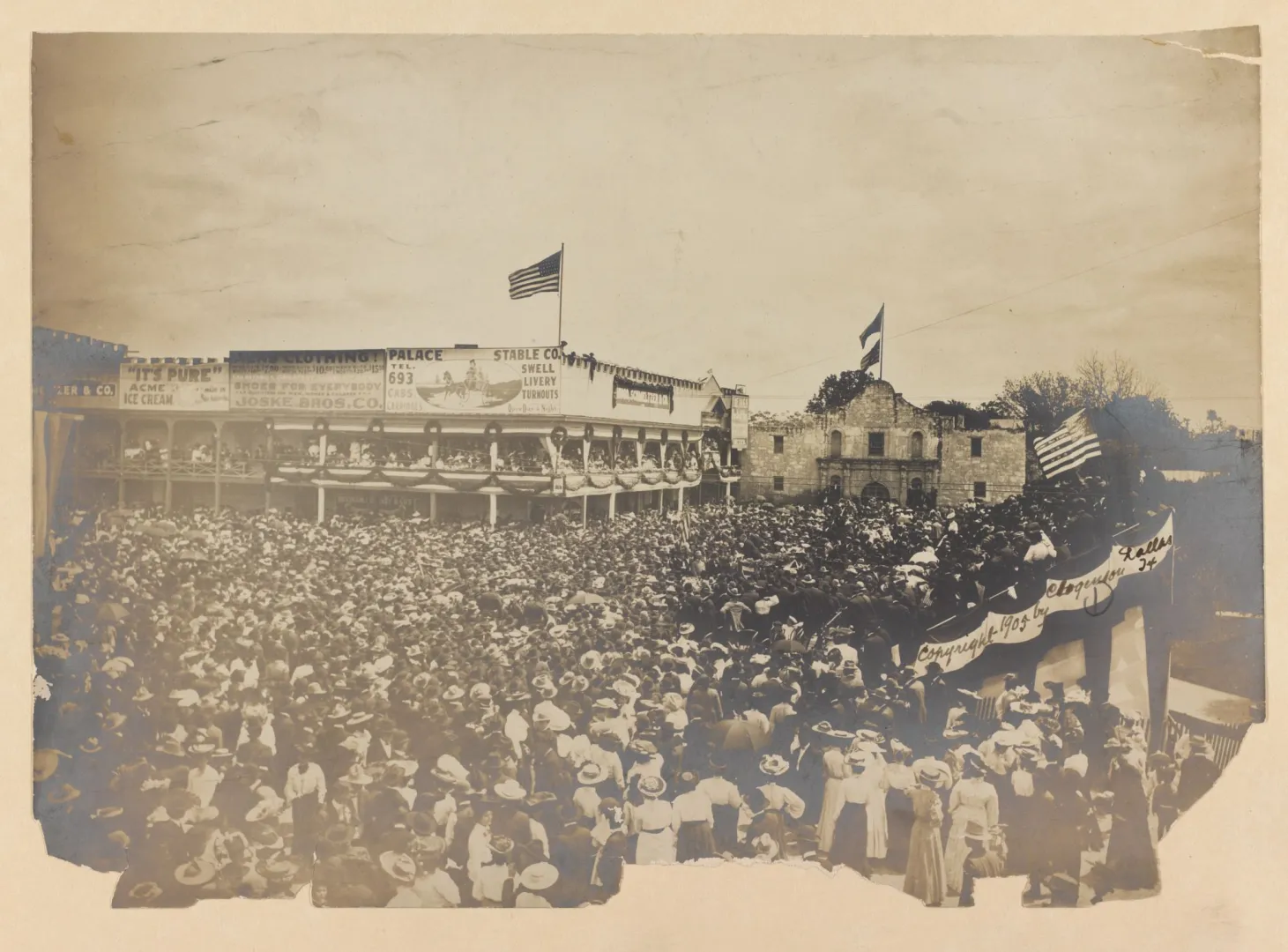 President Theodore Roosevelt speaking to an immense crowd in front of the Alamo, San Antonio, Texas