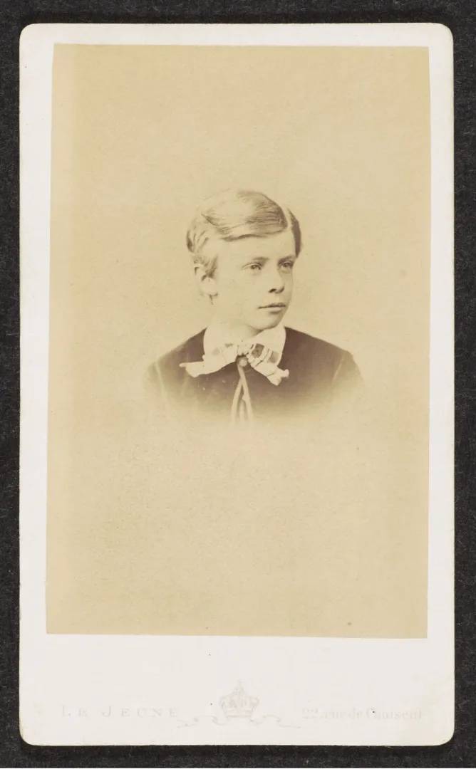 Carte-de-visite portrait of Theodore Roosevelt at about eleven years old