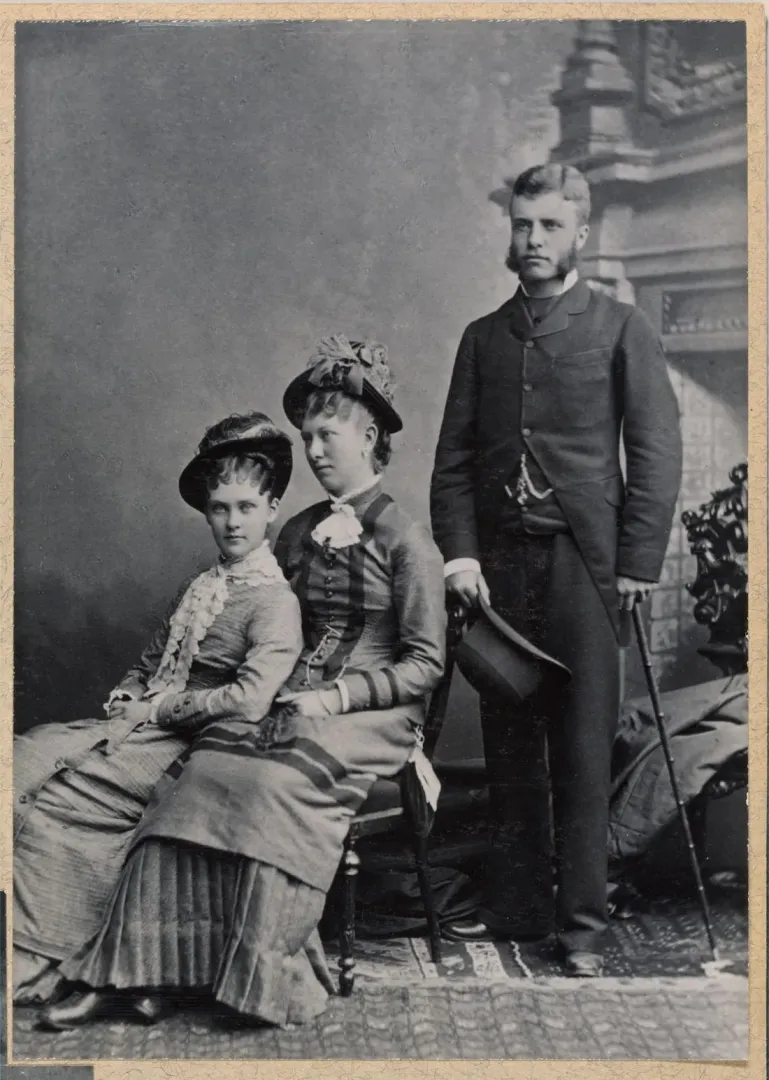 Alice Hathaway Lee with her cousin Rose Saltonstall and Theodore Roosevelt
