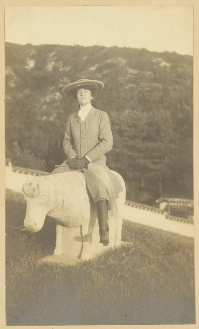 Alice Roosevelt during her 1905 diplomatic tour of Asia