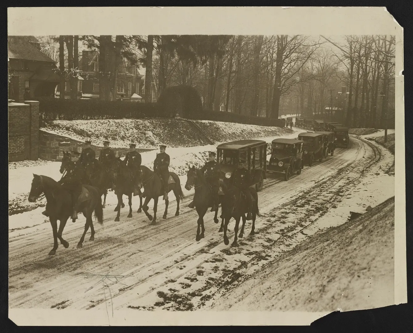 Roosevelt's funeral procession in the winter landscape at Oyster Bay