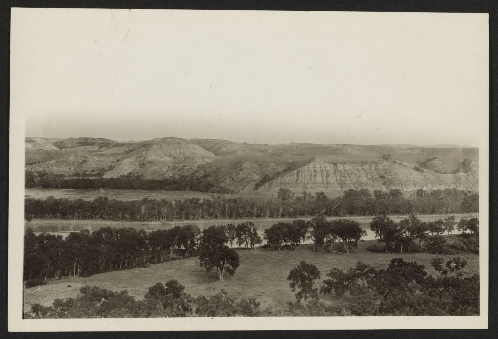 A timeless view of the Badlands buttes and grasslands