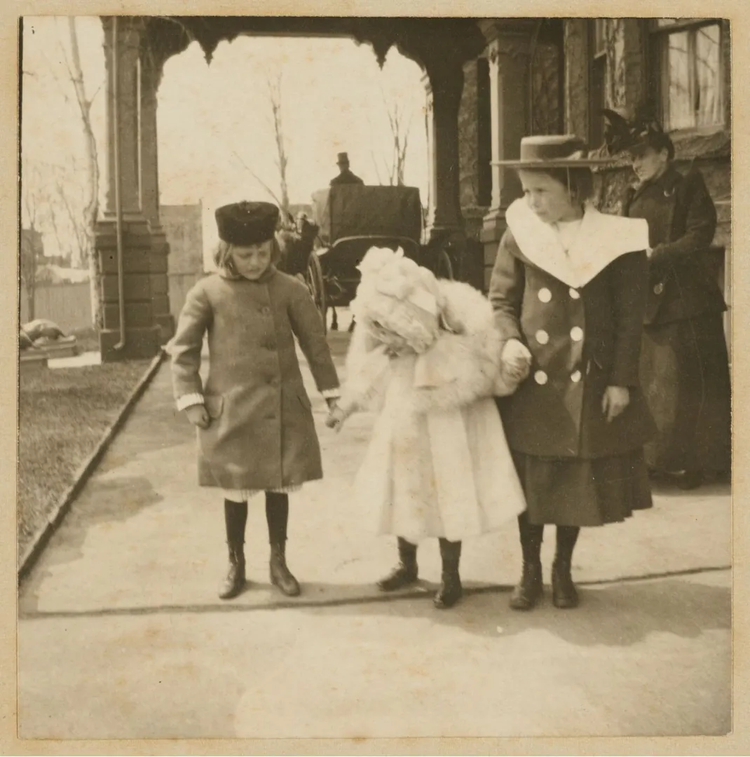 Archie, Quentin, and Ethel Roosevelt as young children, about 1900
