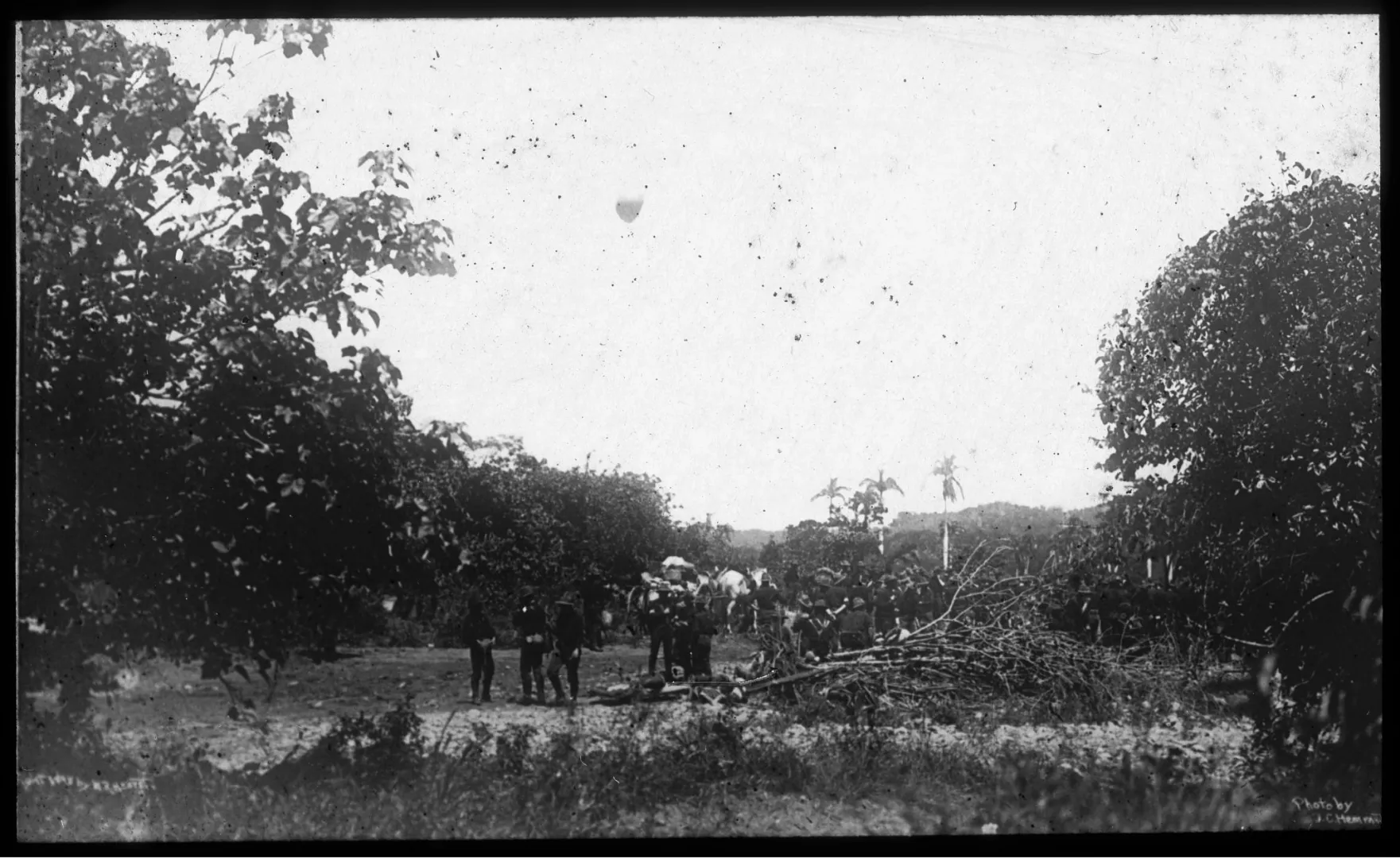 The U.S. Signal Corps observation balloon over the battlefield