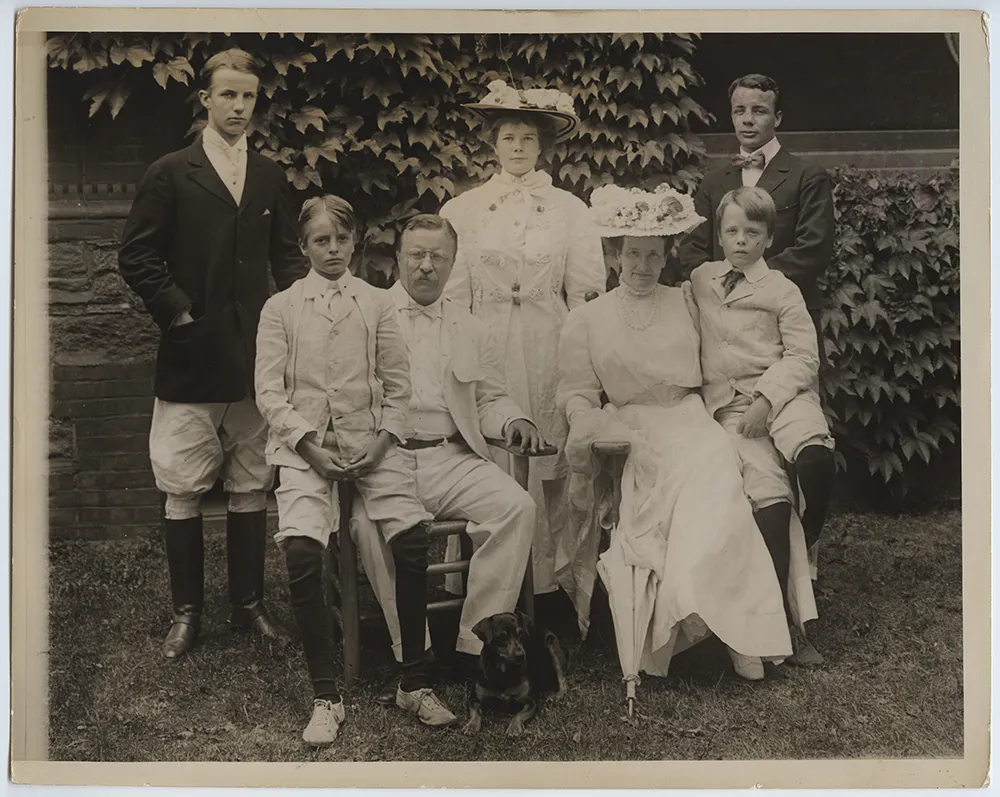 The Theodore Roosevelt family — the president and his wife with their six children