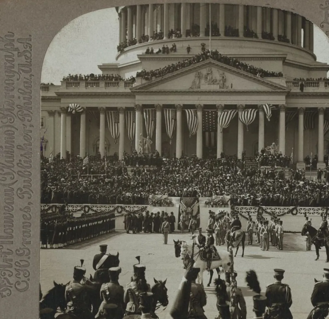 Crowds and troops before the United States Capitol during Roosevelt's inauguration, March 4, 1905