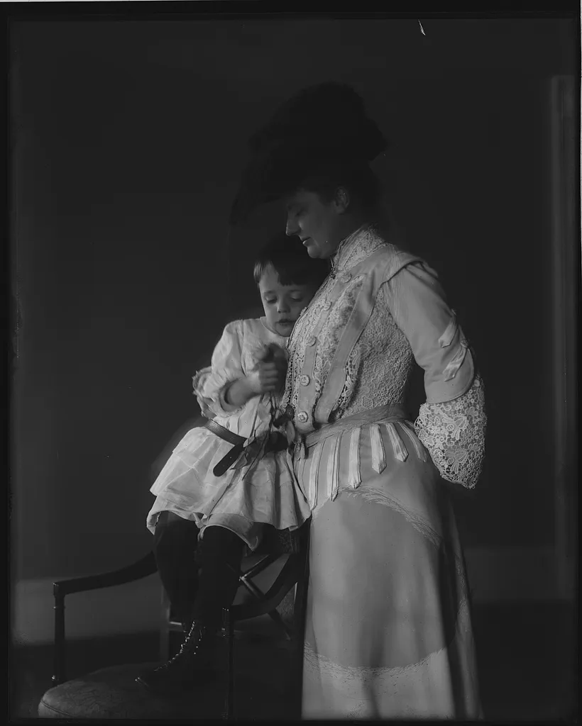 Edith Roosevelt with her youngest son, Quentin.