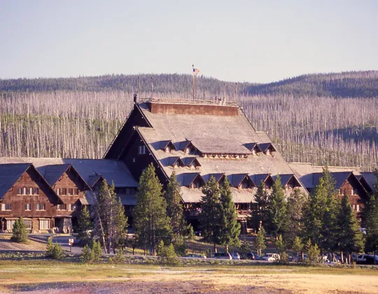 The log and shingle front of the Old Faithful Inn